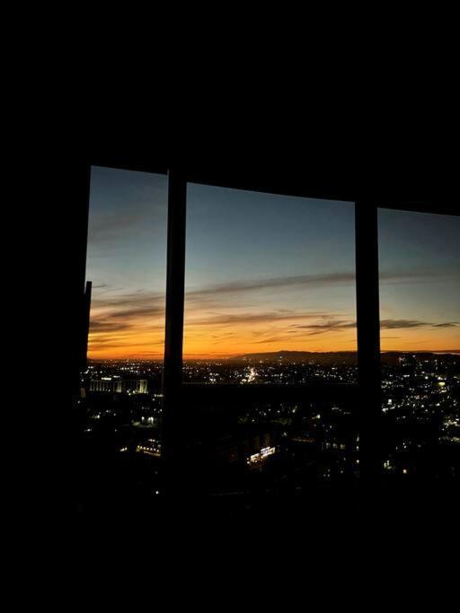 Luxury Highrise Condo Downtown La Los Angeles Exterior photo