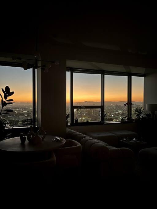 Luxury Highrise Condo Downtown La Los Angeles Exterior photo
