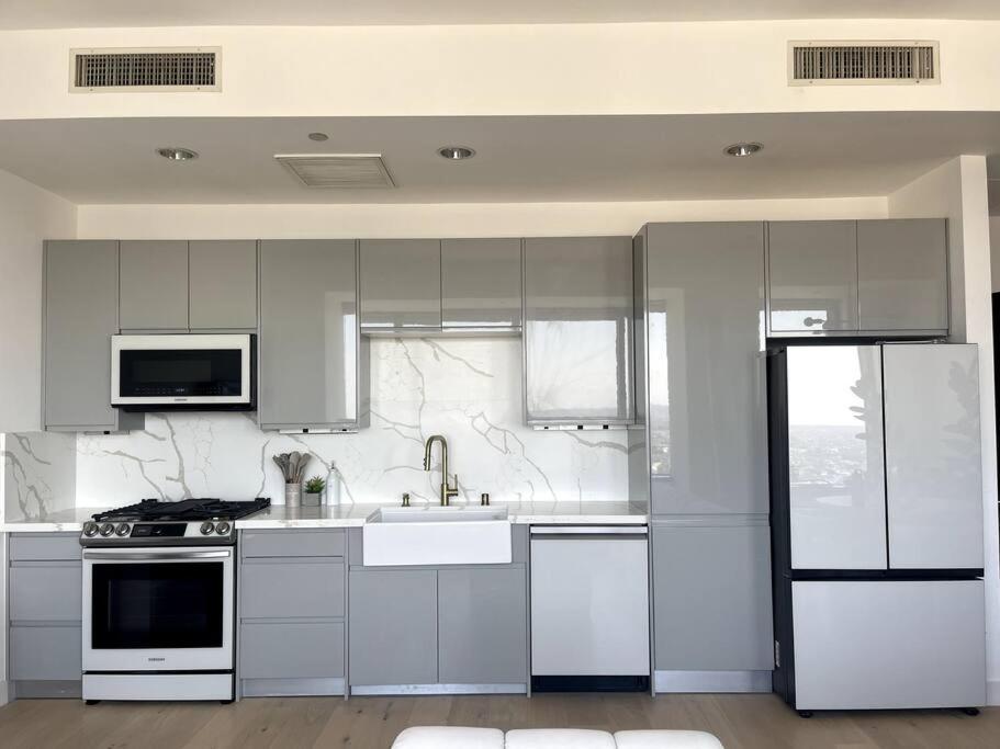 Luxury Highrise Condo Downtown La Los Angeles Exterior photo