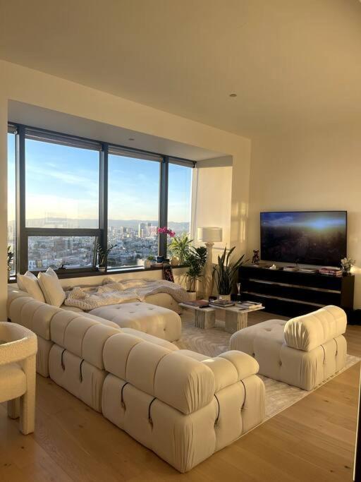 Luxury Highrise Condo Downtown La Los Angeles Exterior photo